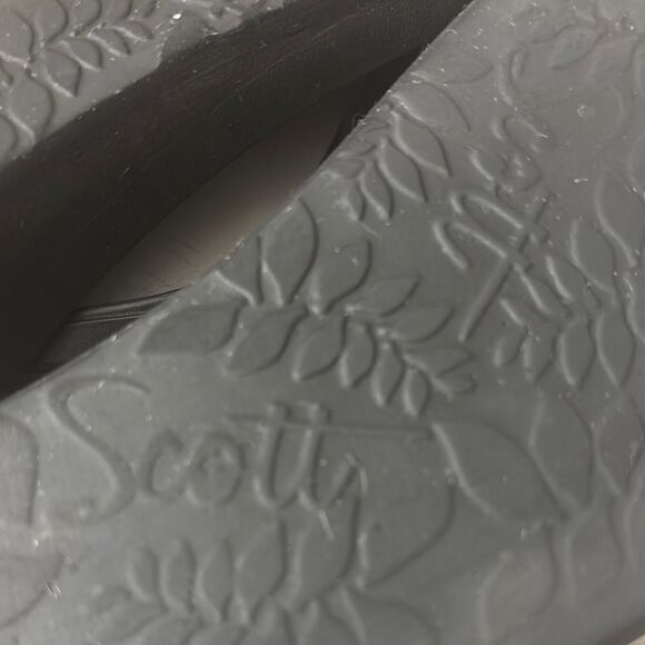 Scott Women's Platform Black Flip Flops - Picture 5 of 5